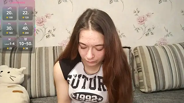 KissKarina online show from October 17, 2025, 1:02 pm