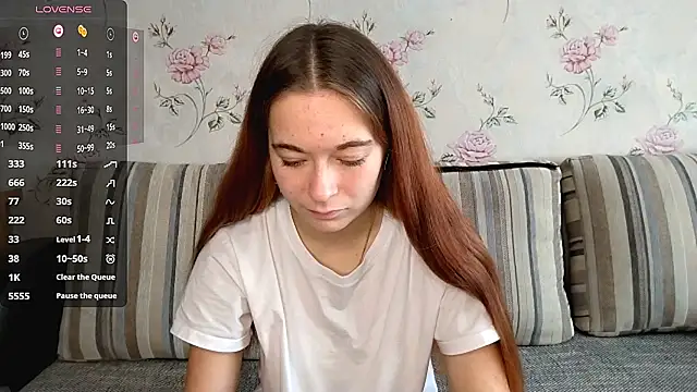 KissKarina online show from October 1, 2025, 9:03 am