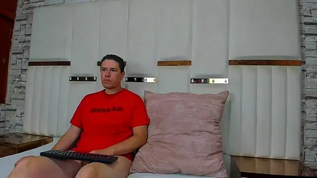 CandyandSteven online show from October 18, 2025, 2:57 am