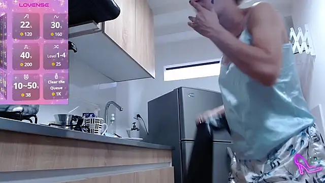 AllysonStonne online show from October 24, 2025, 10:09 pm