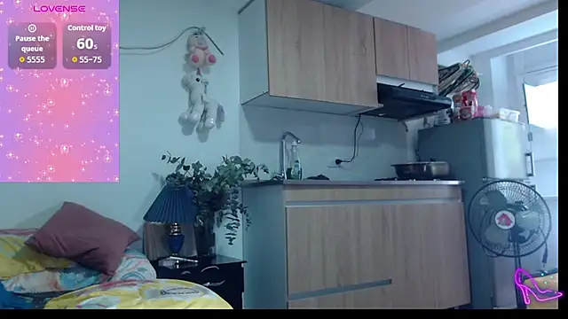 Snapshot of AllysonStonne chatting on March 16, 2026, 7:49 pm AllysonStonne online show from March 16, 2026, 7:49 pm