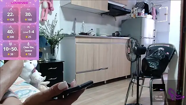 Snapshot of AllysonStonne chatting on May 9, 2026, 8:45 pm AllysonStonne online show from May 9, 2026, 8:45 pm