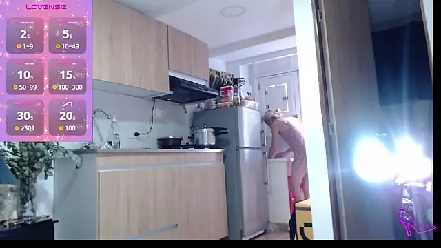 Snapshot of AllysonStonne chatting on March 20, 2026, 9:16 pm AllysonStonne online show from March 20, 2026, 9:16 pm