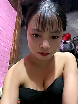 Snapshot of LunaBerry18 chatting on September 17, 2025, 11:56 am LunaBerry18 online show from September 17, 2025, 11:56 am
