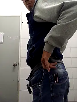 AssHotBoytwink online show from December 5, 2025, 12:10 am