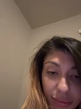 bbgurlnickii online show from October 19, 2025, 6:49 am