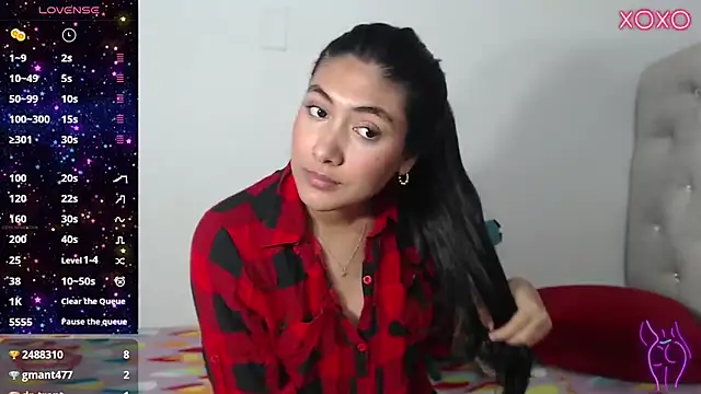 Allison 19   online show from November 11, 2025, 4:29 am