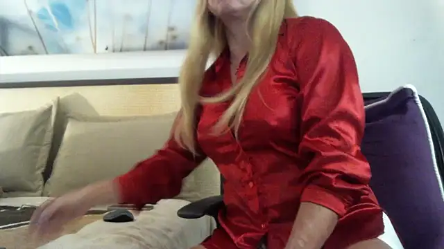 Snapshot of Mirianzapata_1 chatting on April 10, 2026, 6:09 am Mirianzapata 1 online show from April 10, 2026, 6:09 am