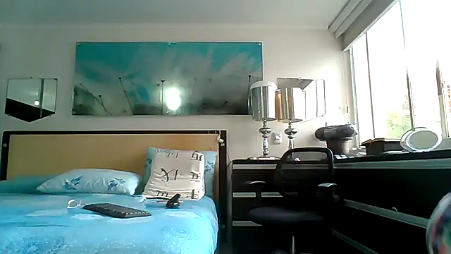 Snapshot of Mirianzapata_1 chatting on November 25, 2025, 5:13 pm Mirianzapata 1 online show from November 25, 2025, 5:13 pm