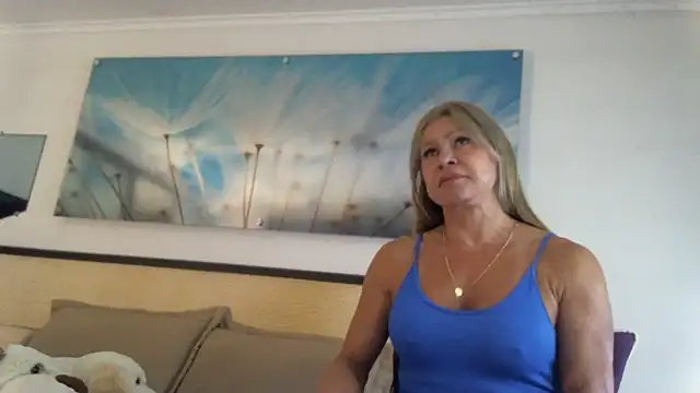 Snapshot of Mirianzapata_1 chatting on April 21, 2026, 8:37 pm Mirianzapata 1 online show from April 21, 2026, 8:37 pm