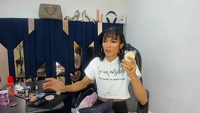 Snapshot of Aisha_hotts777 chatting on April 24, 2026, 3:30 am Aisha hotts777 online show from April 24, 2026, 3:30 am