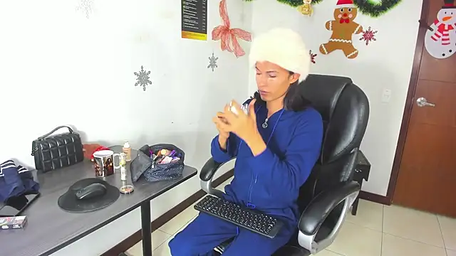 Snapshot of Aisha_hotts777 chatting on January 9, 2026, 3:57 am Aisha hotts777 online show from January 9, 2026, 3:57 am