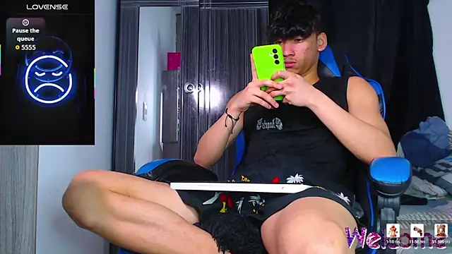 Snapshot of Gael_Jones chatting on January 6, 2026, 10:25 pm Gael Jones online show from January 6, 2026, 10:25 pm