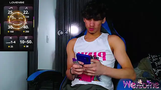 Snapshot of Gael_Jones chatting on December 16, 2025, 6:39 am Gael Jones online show from December 16, 2025, 6:39 am