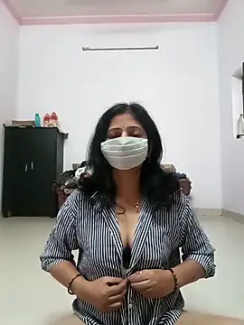 BITEXBABYlove online show from October 27, 2025, 2:01 am