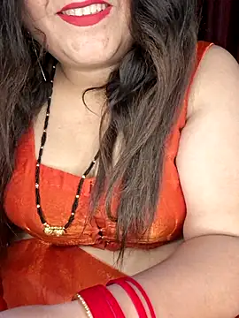 Snapshot of indian-hotmilfs chatting on July 2, 2026, 4:24 pm indian-hotmilfs online show from July 2, 2026, 4:24 pm