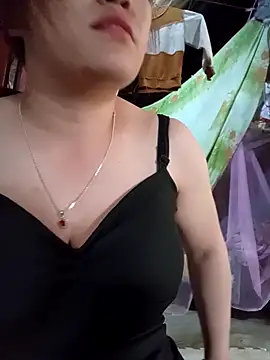 Snapshot of sukabae00 chatting on April 1, 2026, 6:04 am sukabae00 online show from April 1, 2026, 6:04 am