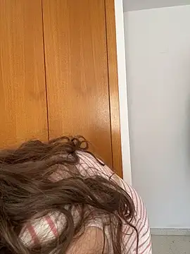 TenderLaGlamor online show from May 23, 2026, 1:54 pm