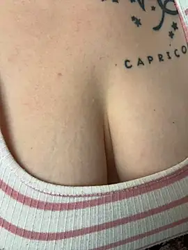 TenderLaGlamor online show from November 27, 2025, 12:49 pm