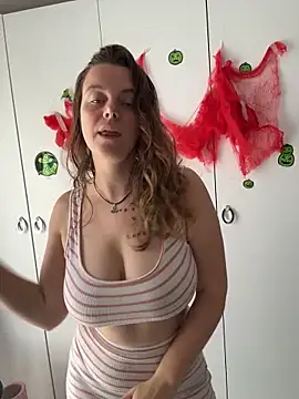 TenderLaGlamor online show from October 28, 2025, 11:09 am