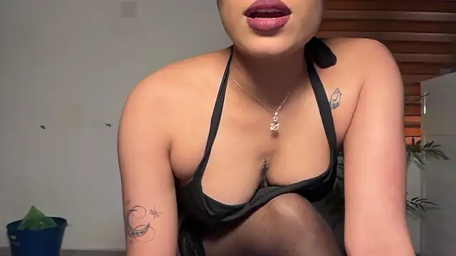 Snapshot of LucytheDevilQueen chatting on May 1, 2026, 4:39 am LucytheDevilQueen online show from May 1, 2026, 4:39 am