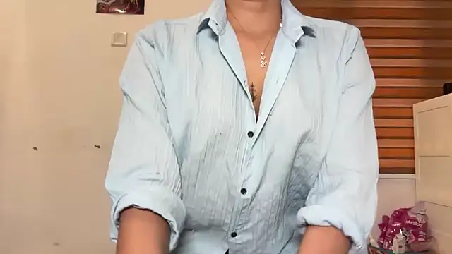 Snapshot of LucytheDevilQueen chatting on March 3, 2026, 4:08 am LucytheDevilQueen online show from March 3, 2026, 4:08 am