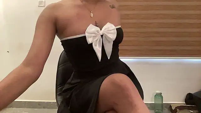 Snapshot of LucytheDevilQueen chatting on November 30, 2025, 2:56 am LucytheDevilQueen online show from November 30, 2025, 2:56 am