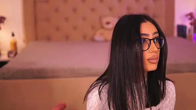 ChloeObril online show from March 15, 2026, 4:52 am