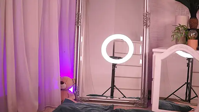 ChloeObril online show from October 17, 2025, 3:43 am