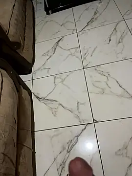 Prettylarge online show from January 11, 2026, 12:28 am