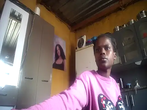 Snapshot of Caramelchick01 chatting on November 18, 2025, 11:02 am Caramelchick01 online show from November 18, 2025, 11:02 am