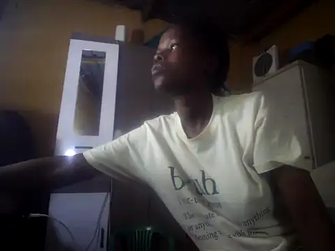 Snapshot of Caramelchick01 chatting on October 29, 2025, 6:23 am Caramelchick01 online show from October 29, 2025, 6:23 am