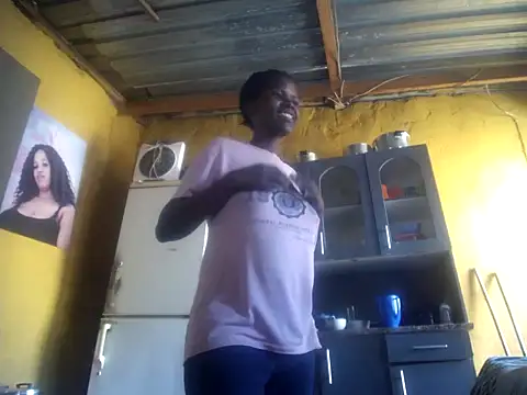 Snapshot of Caramelchick01 chatting on November 19, 2025, 6:46 am Caramelchick01 online show from November 19, 2025, 6:46 am