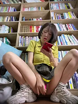 littleqiu online show from June 15, 2026, 11:59 pm