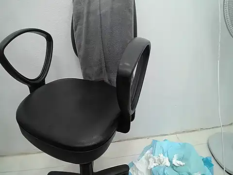 Snapshot of _Lady- chatting on March 27, 2026, 8:26 am Lady- online show from March 27, 2026, 8:26 am