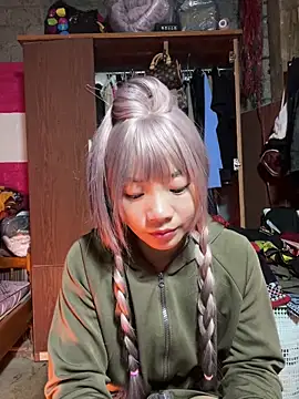 AAANINE22 online show from September 8, 2025, 3:11 pm