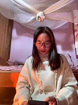 AAANINE22 online show from November 3, 2025, 5:45 am