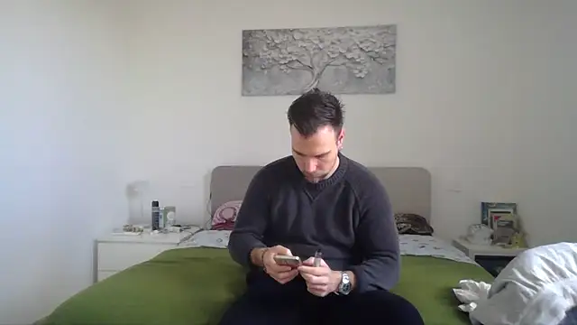 mrlyuis online show from February 5, 2026, 12:45 pm