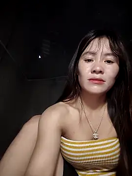 TinTim02 online show from May 8, 2026, 10:35 pm
