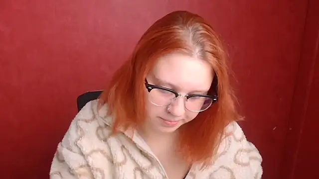 Snapshot of ScarletVixen_ chatting on September 19, 2025, 5:06 pm ScarletVixen online show from September 19, 2025, 5:06 pm
