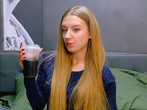 DarcyWilsy online show from October 21, 2025, 7:02 pm