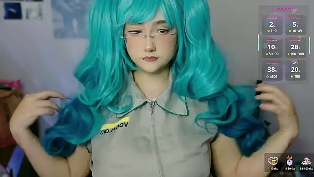 Livelle69 online show from May 6, 2026, 10:03 pm