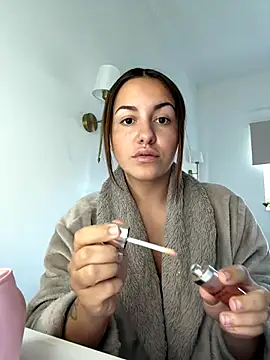 AlyssaAngell online show from October 28, 2025, 1:43 pm