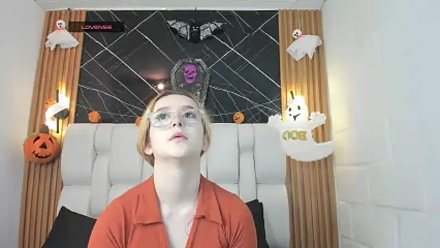 kristal joi dl online show from October 26, 2025, 1:44 pm