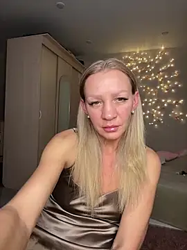 Snapshot of Bellissa_ chatting on October 7, 2025, 1:56 pm Bellissa online show from October 7, 2025, 1:56 pm