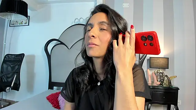 Snapshot of MiaAmore_ chatting on July 21, 2026, 6:20 pm MiaAmore online show from July 21, 2026, 6:20 pm