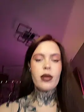 Snapshot of Mariiiiiway chatting on April 11, 2026, 8:23 pm Mariiiiiway online show from April 11, 2026, 8:23 pm