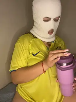 Snapshot of destiny69col chatting on September 28, 2025, 12:39 am destiny69col online show from September 28, 2025, 12:39 am