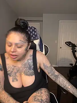 chicanachic13 online show from October 3, 2025, 6:59 am