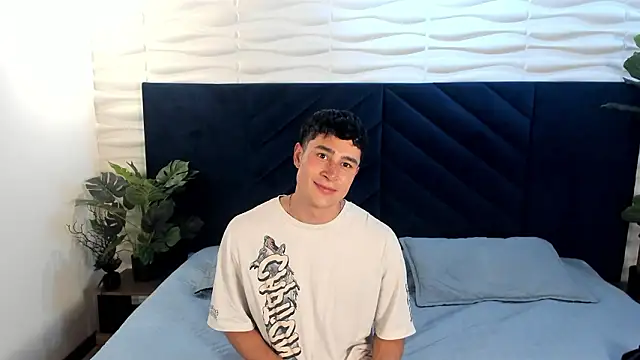 Snapshot of AustinJones_ chatting on March 9, 2026, 7:39 pm AustinJones online show from March 9, 2026, 7:39 pm